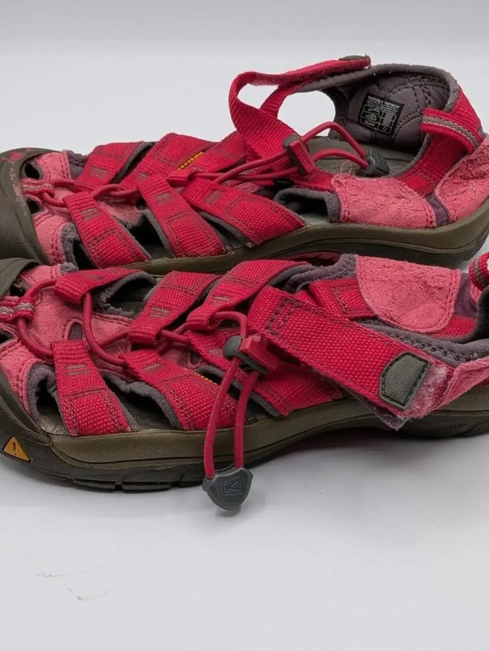 Keen Men's US 5 EU 38 Newport H2 Waterproof Red Grey Bungee Strap Hiking Sandals